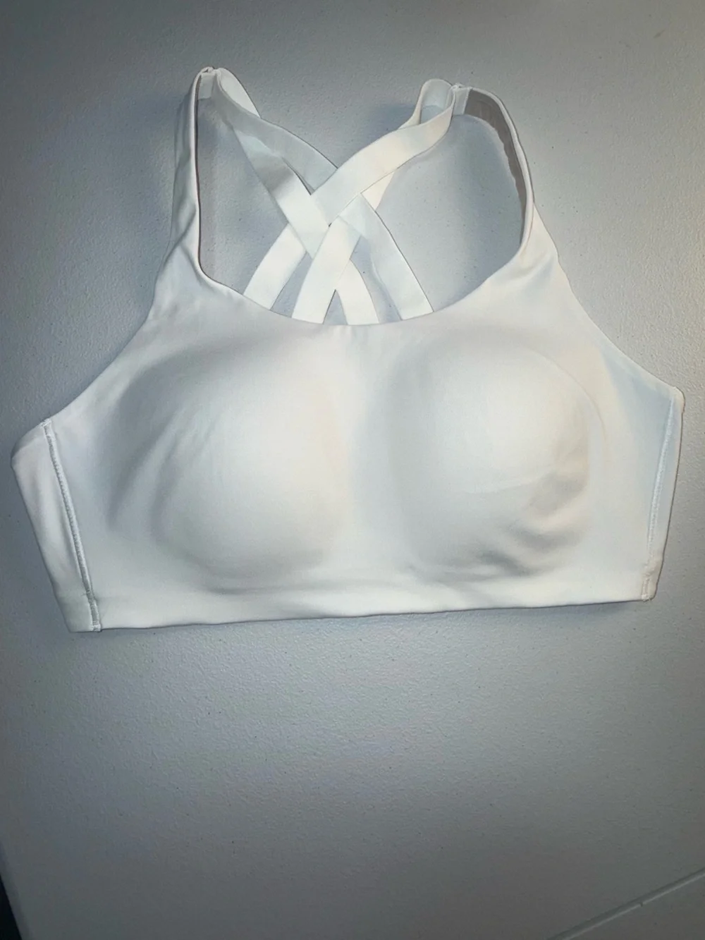 Lululemon Free To Be Strappy Bra White Size 40C yoga gym sports bra